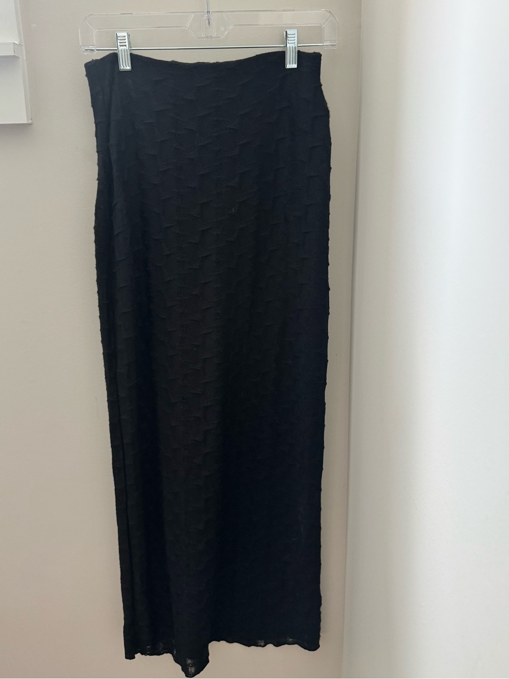 NWT - PrettyLittleThing Black Textured Maxi Skirt